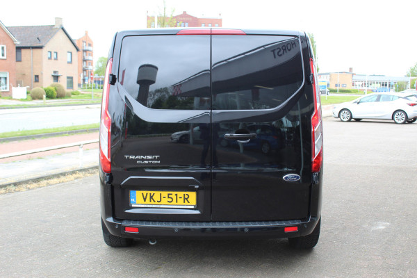 Ford Transit Custom 300 2.0-130pk TDCI L2H1 Limited AUTOMAAT ! Keurige nette en luxe Ford Transit Custom, slechts 47.000km !. Airco, schuifdeur li+re, LM wielen, stoel-, spiegel- en voorraamverw., side en lane assist, 3-zits, navigatie, telefoonvoorb., camera, pdc v+a, cruise cntrl etc.