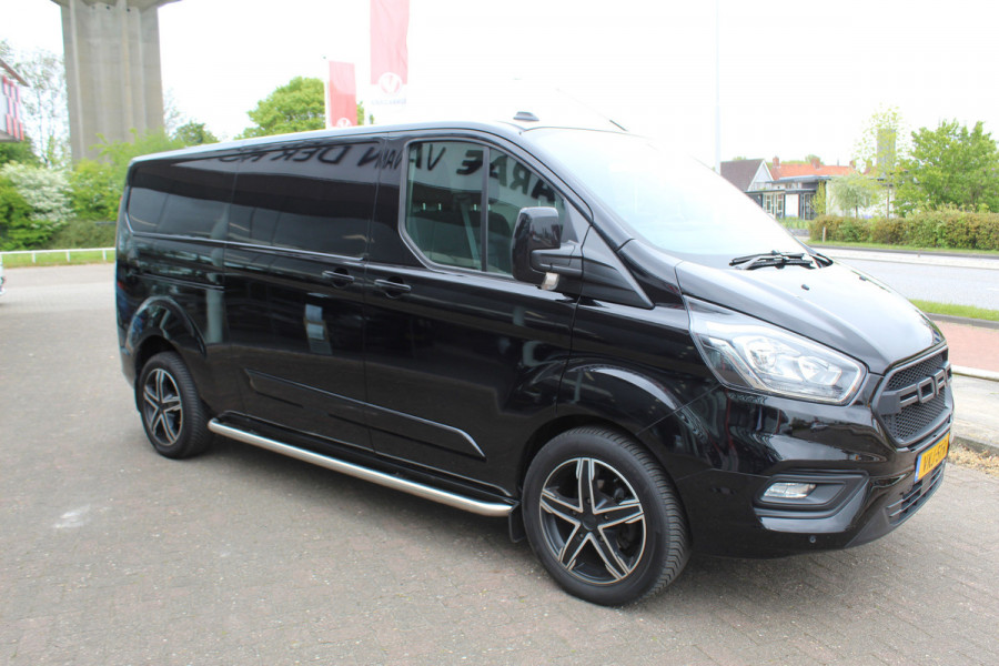 Ford Transit Custom 300 2.0-130pk TDCI L2H1 Limited AUTOMAAT ! Keurige nette en luxe Ford Transit Custom, slechts 47.000km !. Airco, schuifdeur li+re, LM wielen, stoel-, spiegel- en voorraamverw., side en lane assist, 3-zits, navigatie, telefoonvoorb., camera, pdc v+a, cruise cntrl etc.