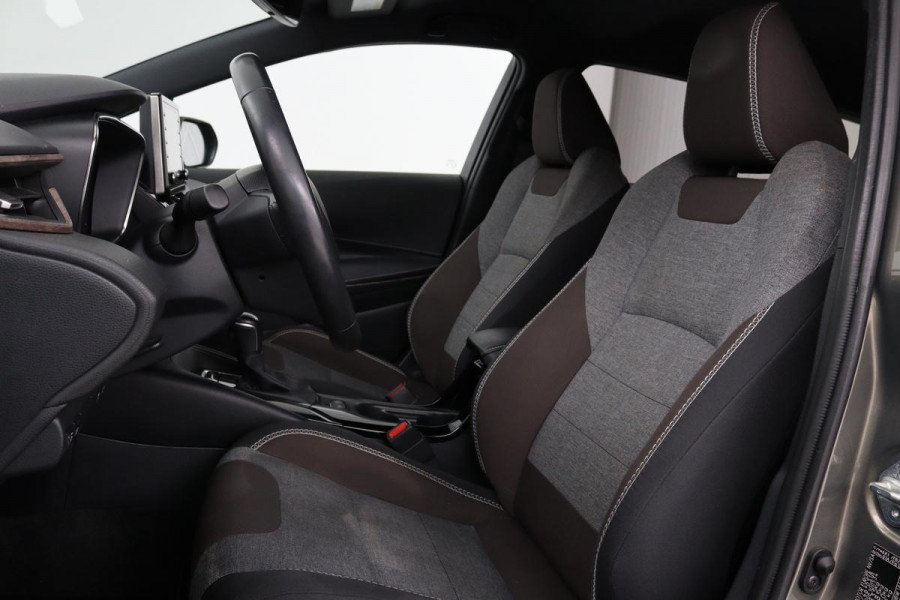 Toyota Corolla 1.8 Hybrid Trek | Trekhaak | Stoelverwarming | Adaptive cruise | Carplay | Camera | Navigatie | Keyless | Full LED