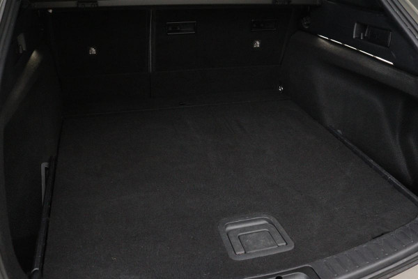 Toyota Corolla 1.8 Hybrid Trek | Trekhaak | Stoelverwarming | Adaptive cruise | Carplay | Camera | Navigatie | Keyless | Full LED