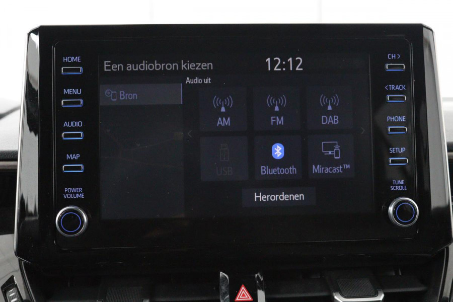 Toyota Corolla 1.8 Hybrid Trek | Trekhaak | Stoelverwarming | Adaptive cruise | Carplay | Camera | Navigatie | Keyless | Full LED