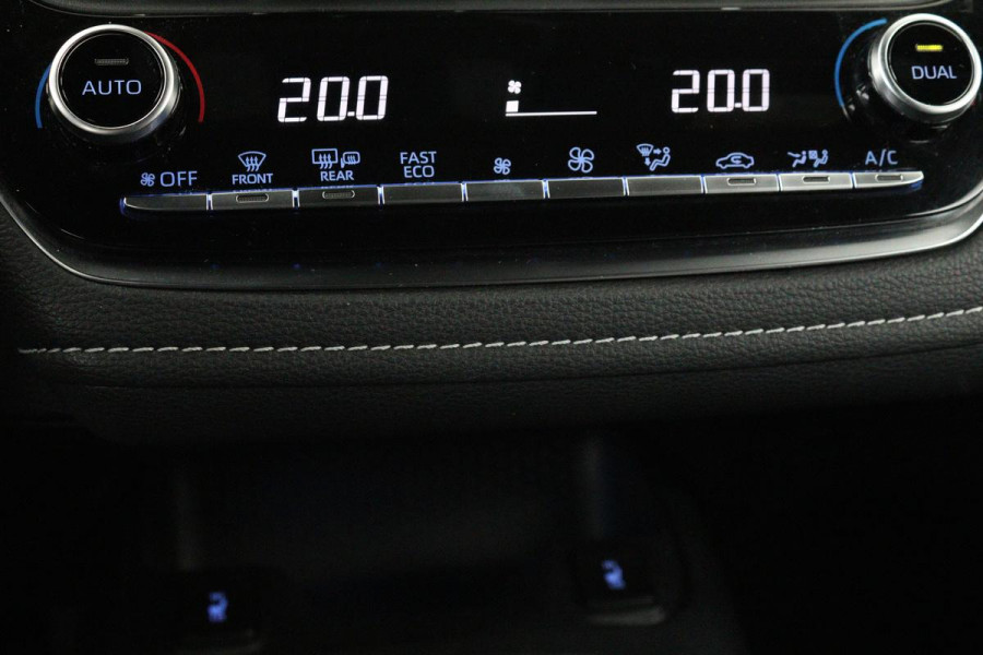 Toyota Corolla 1.8 Hybrid Trek | Trekhaak | Stoelverwarming | Adaptive cruise | Carplay | Camera | Navigatie | Keyless | Full LED