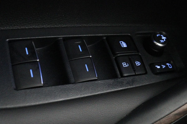 Toyota Corolla 1.8 Hybrid Trek | Trekhaak | Stoelverwarming | Adaptive cruise | Carplay | Camera | Navigatie | Keyless | Full LED