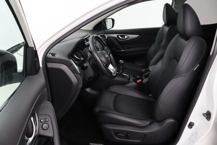 Nissan QASHQAI 1.3 DIG-T Tekna | Panoramadak | Stoelverwarming | Trekhaak | 360 camera | Full LED | Carplay | Navigatie | Keyless