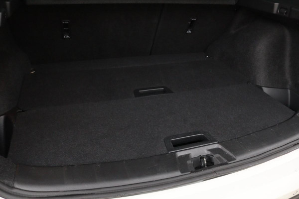Nissan QASHQAI 1.3 DIG-T Tekna | Panoramadak | Stoelverwarming | Trekhaak | 360 camera | Full LED | Carplay | Navigatie | Keyless