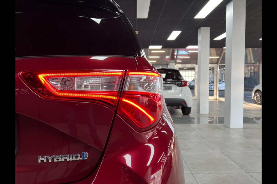 Toyota Yaris 1.5 Hybrid Bi-Tone | Keyless | Camera | Cruise|