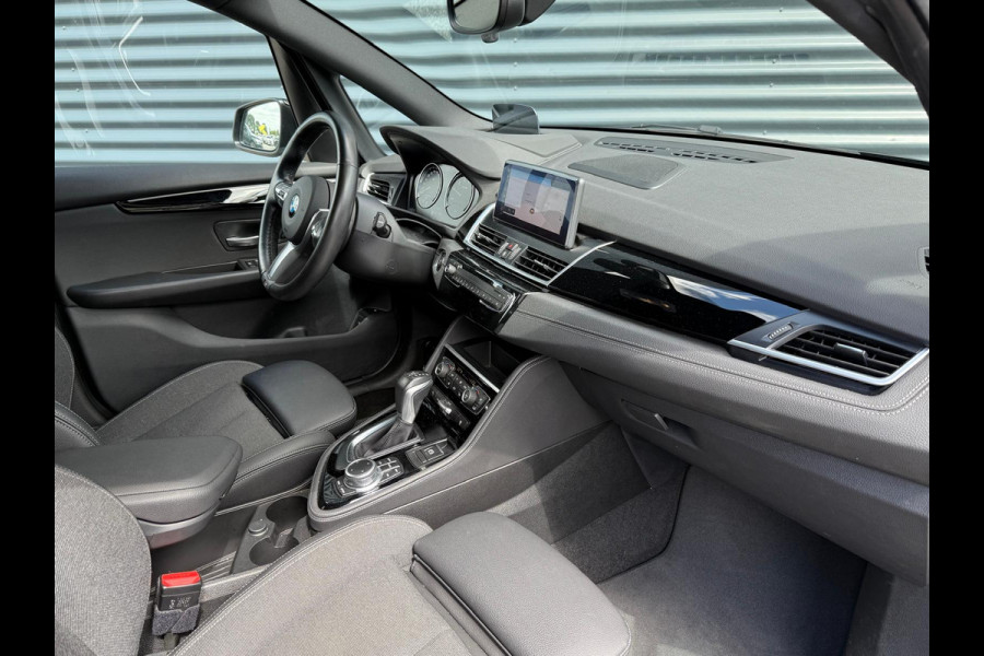 BMW 2 Serie Active Tourer 225xe iPerformance Sport Sport Plug in Hybrid | PHEV | Adaptive Cruise | Head-up Display | Carplay | LED | Stoelverwarming | Camera |