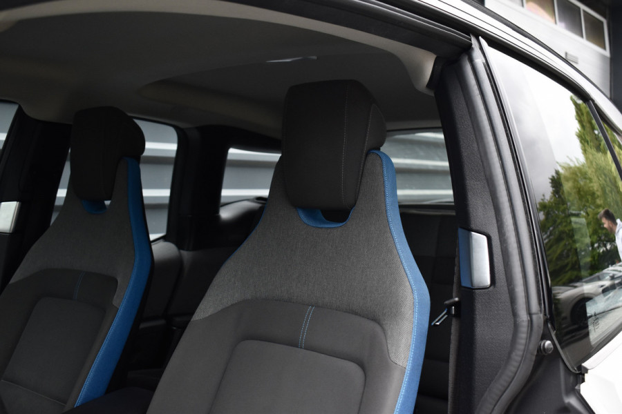 BMW i3 iPerformance 94Ah 33 kWh | Active Cruisecontrol | LED Light | Stoelverwarming | Driving Assistant Plus |