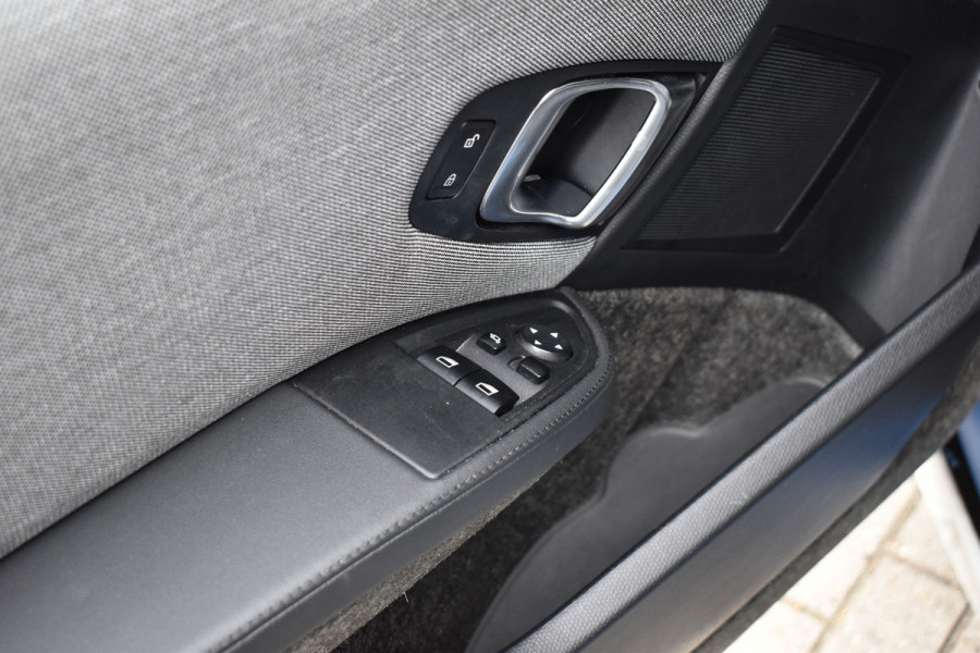 BMW i3 iPerformance 94Ah 33 kWh | Active Cruisecontrol | LED Light | Stoelverwarming | Driving Assistant Plus |