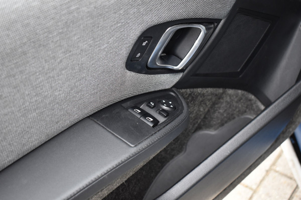 BMW i3 iPerformance 94Ah 33 kWh | Active Cruisecontrol | LED Light | Stoelverwarming | Driving Assistant Plus |