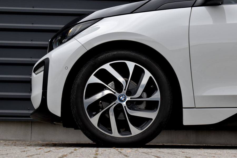 BMW i3 iPerformance 94Ah 33 kWh | Active Cruisecontrol | LED Light | Stoelverwarming | Driving Assistant Plus |
