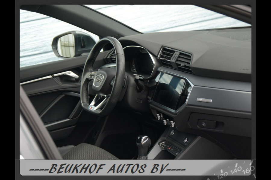 Audi Q3 35 TFSI S-Line Sport Trekhaak Carplay Leer Xenon Pdc
