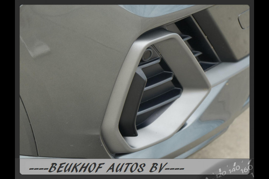 Audi Q3 35 TFSI S-Line Sport Trekhaak Carplay Leer Xenon Pdc