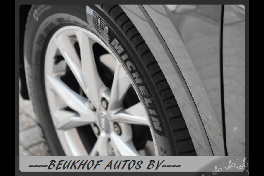 Audi Q3 35 TFSI S-Line Sport Trekhaak Carplay Leer Xenon Pdc