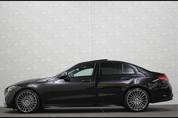 Mercedes-Benz C-Klasse 300 4MATIC AMG-Line | 360 Camera | Panorama | ACC | 19'' | Digital-LED | Night-Pakket | Memory | Trekhaak | Sfeerverlichting | Rij-Assistent Plus | Parfumering | Autom. Parkeren | Carplay | Draadloos Laden |