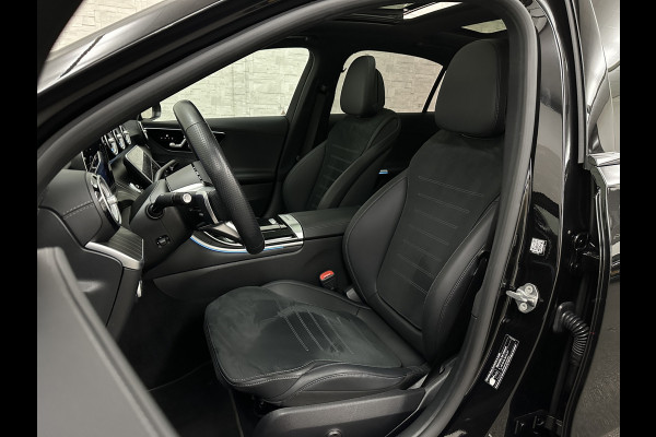 Mercedes-Benz C-Klasse 300 4MATIC AMG-Line | 360 Camera | Panorama | ACC | 19'' | Digital-LED | Night-Pakket | Memory | Trekhaak | Sfeerverlichting | Rij-Assistent Plus | Parfumering | Autom. Parkeren | Carplay | Draadloos Laden |
