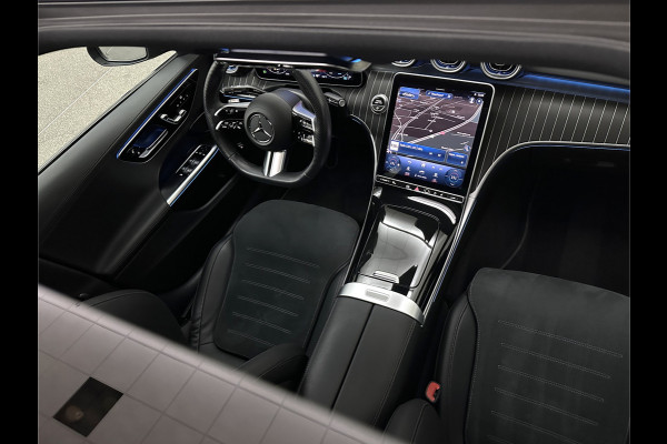 Mercedes-Benz C-Klasse 300 4MATIC AMG-Line | 360 Camera | Panorama | ACC | 19'' | Digital-LED | Night-Pakket | Memory | Trekhaak | Sfeerverlichting | Rij-Assistent Plus | Parfumering | Autom. Parkeren | Carplay | Draadloos Laden |