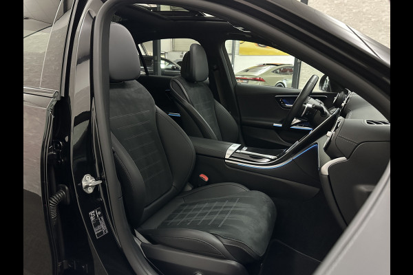 Mercedes-Benz C-Klasse 300 4MATIC AMG-Line | 360 Camera | Panorama | ACC | 19'' | Digital-LED | Night-Pakket | Memory | Trekhaak | Sfeerverlichting | Rij-Assistent Plus | Parfumering | Autom. Parkeren | Carplay | Draadloos Laden |