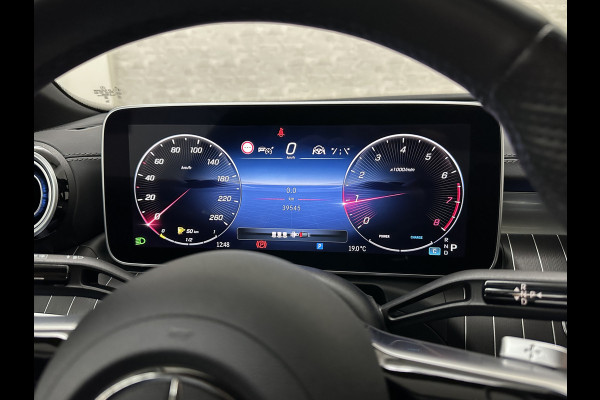 Mercedes-Benz C-Klasse 300 4MATIC AMG-Line | 360 Camera | Panorama | ACC | 19'' | Digital-LED | Night-Pakket | Memory | Trekhaak | Sfeerverlichting | Rij-Assistent Plus | Parfumering | Autom. Parkeren | Carplay | Draadloos Laden |