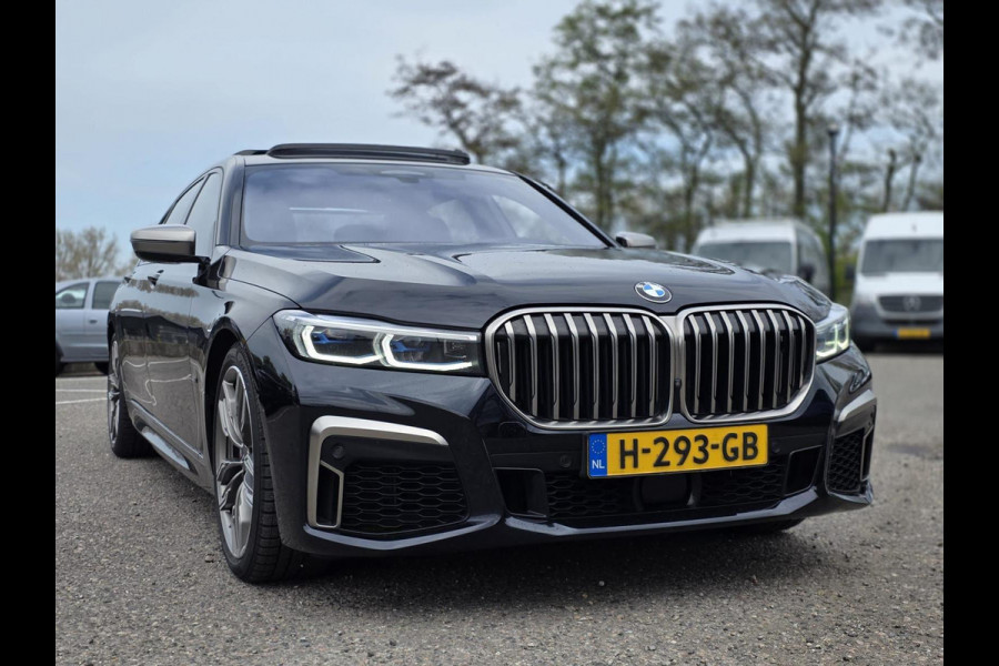 BMW 7 Serie M760Li xDrive High Executive | Massage | TV | Koelbox | HuD | BMW Drive Assisted | 360 cam | Stoelkoeling | Bowers |