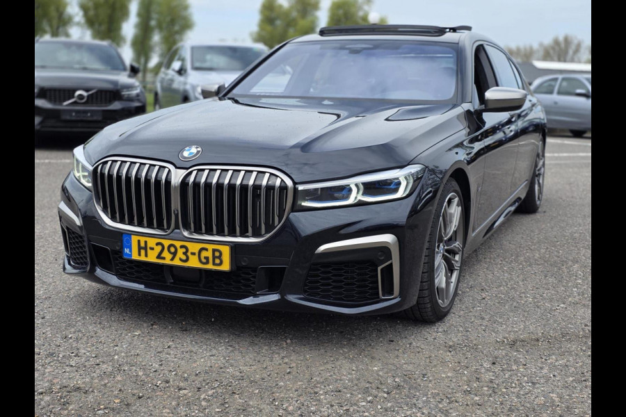 BMW 7 Serie M760Li xDrive High Executive | Massage | TV | Koelbox | HuD | BMW Drive Assisted | 360 cam | Stoelkoeling | Bowers |