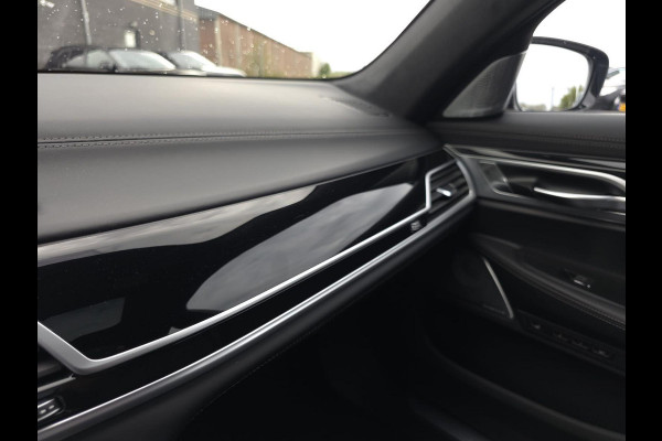 BMW 7 Serie M760Li xDrive High Executive | Massage | TV | Koelbox | HuD | BMW Drive Assisted | 360 cam | Stoelkoeling | Bowers |