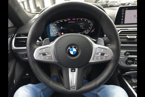 BMW 7 Serie M760Li xDrive High Executive | Massage | TV | Koelbox | HuD | BMW Drive Assisted | 360 cam | Stoelkoeling | Bowers |