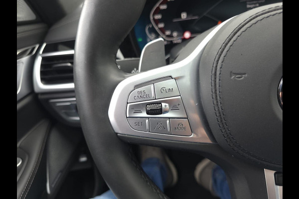 BMW 7 Serie M760Li xDrive High Executive | Massage | TV | Koelbox | HuD | BMW Drive Assisted | 360 cam | Stoelkoeling | Bowers |