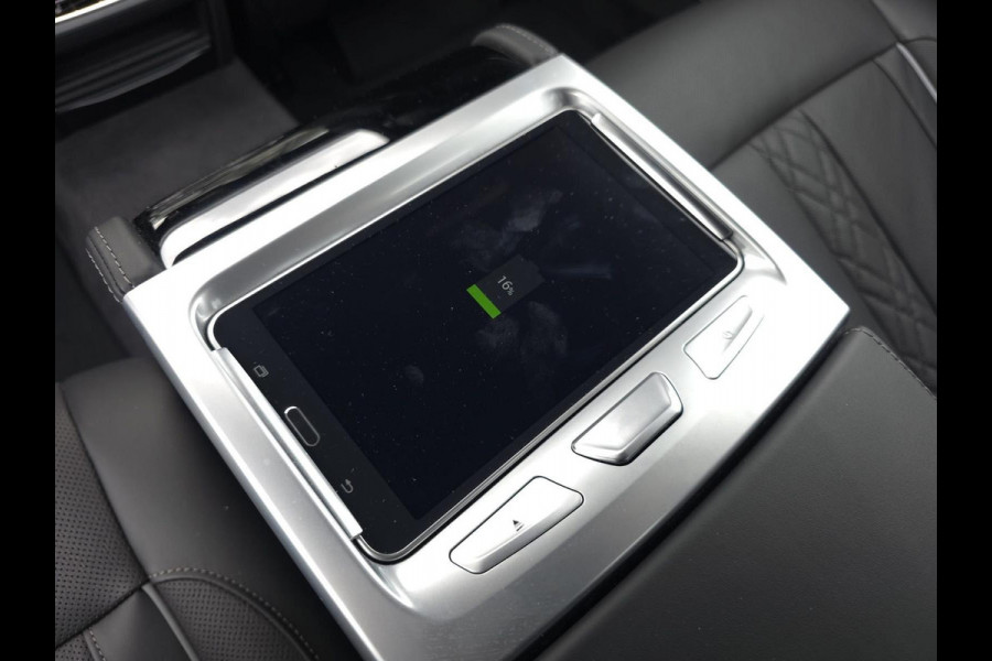 BMW 7 Serie M760Li xDrive High Executive | Massage | TV | Koelbox | HuD | BMW Drive Assisted | 360 cam | Stoelkoeling | Bowers |