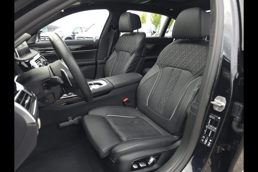 BMW 7 Serie M760Li xDrive High Executive | Massage | TV | Koelbox | HuD | BMW Drive Assisted | 360 cam | Stoelkoeling | Bowers |