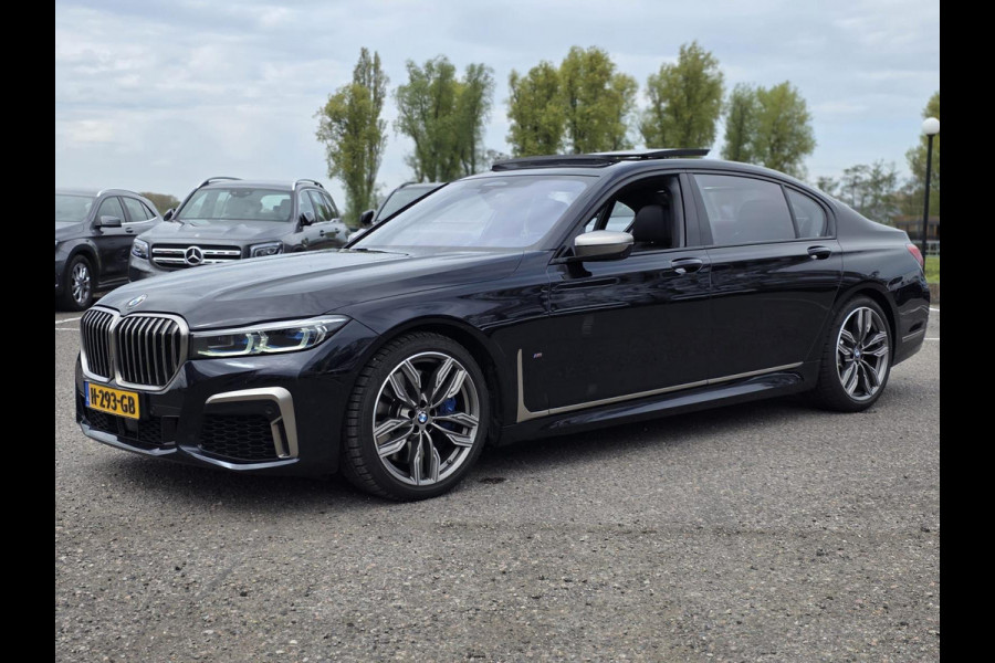 BMW 7 Serie M760Li xDrive High Executive | Massage | TV | Koelbox | HuD | BMW Drive Assisted | 360 cam | Stoelkoeling | Bowers |
