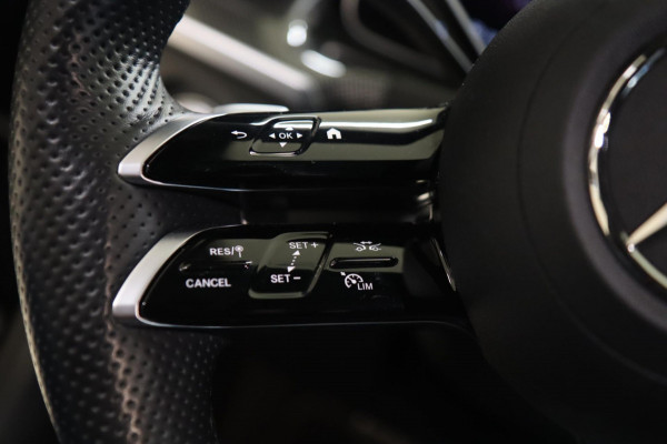 Mercedes-Benz C-Klasse 300 AMG/KEYLESS/SFEERVER/MEMORY/CAM/CARPLAY