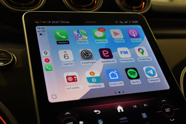 Mercedes-Benz C-Klasse 300 AMG/KEYLESS/SFEERVER/MEMORY/CAM/CARPLAY