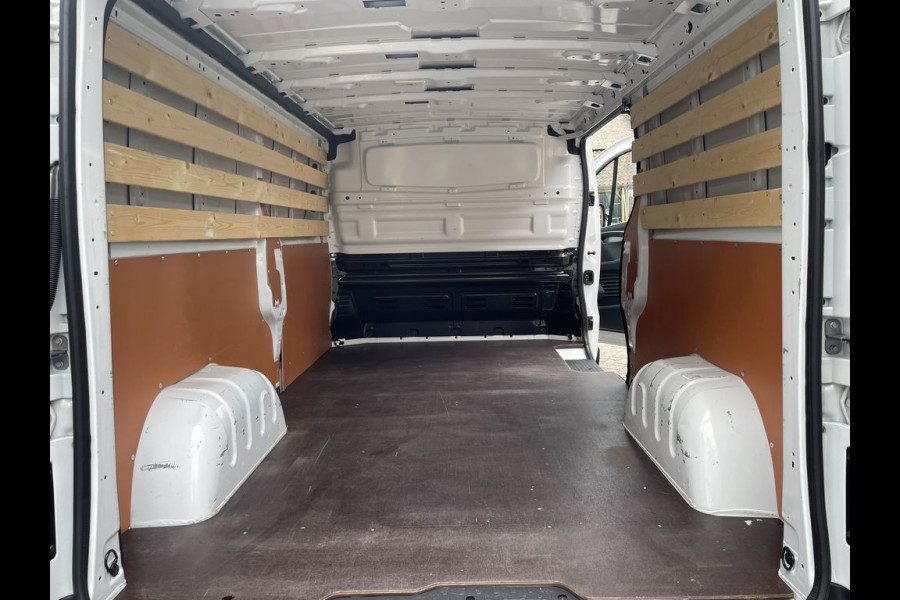 Renault Trafic 2.0 dCi 110pk L2 Work Edition BPM Vrij! Lease €334 p/m, Navi + Camera, PDC, Led, Airco, Cruise controle, Onderhoudshistorie aanwezig