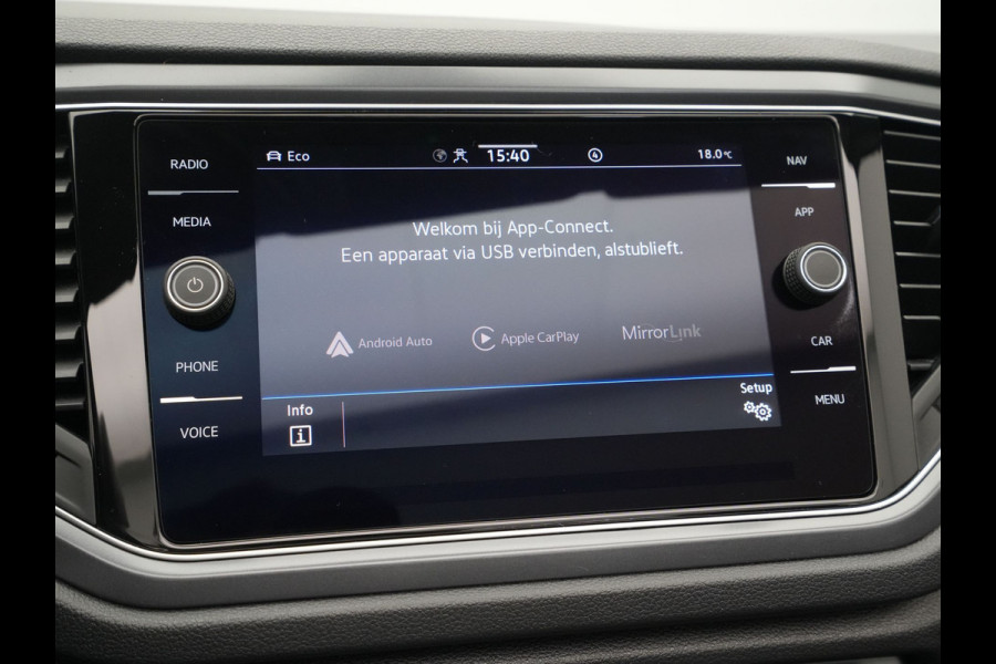 Volkswagen T-Roc Cabrio 1.5 TSI 150pk DSG R-Line 19"suzuka Camera Keyless Navigatie 8