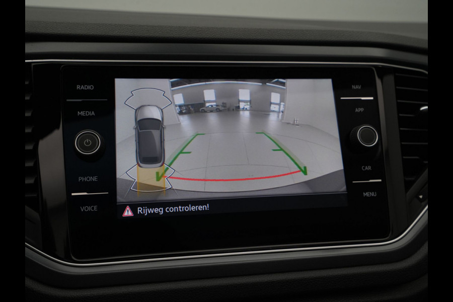 Volkswagen T-Roc Cabrio 1.5 TSI 150pk DSG R-Line 19"suzuka Camera Keyless Navigatie 8