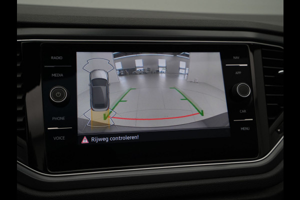 Volkswagen T-Roc Cabrio 1.5 TSI 150pk DSG R-Line 19"suzuka Camera Keyless Navigatie 8