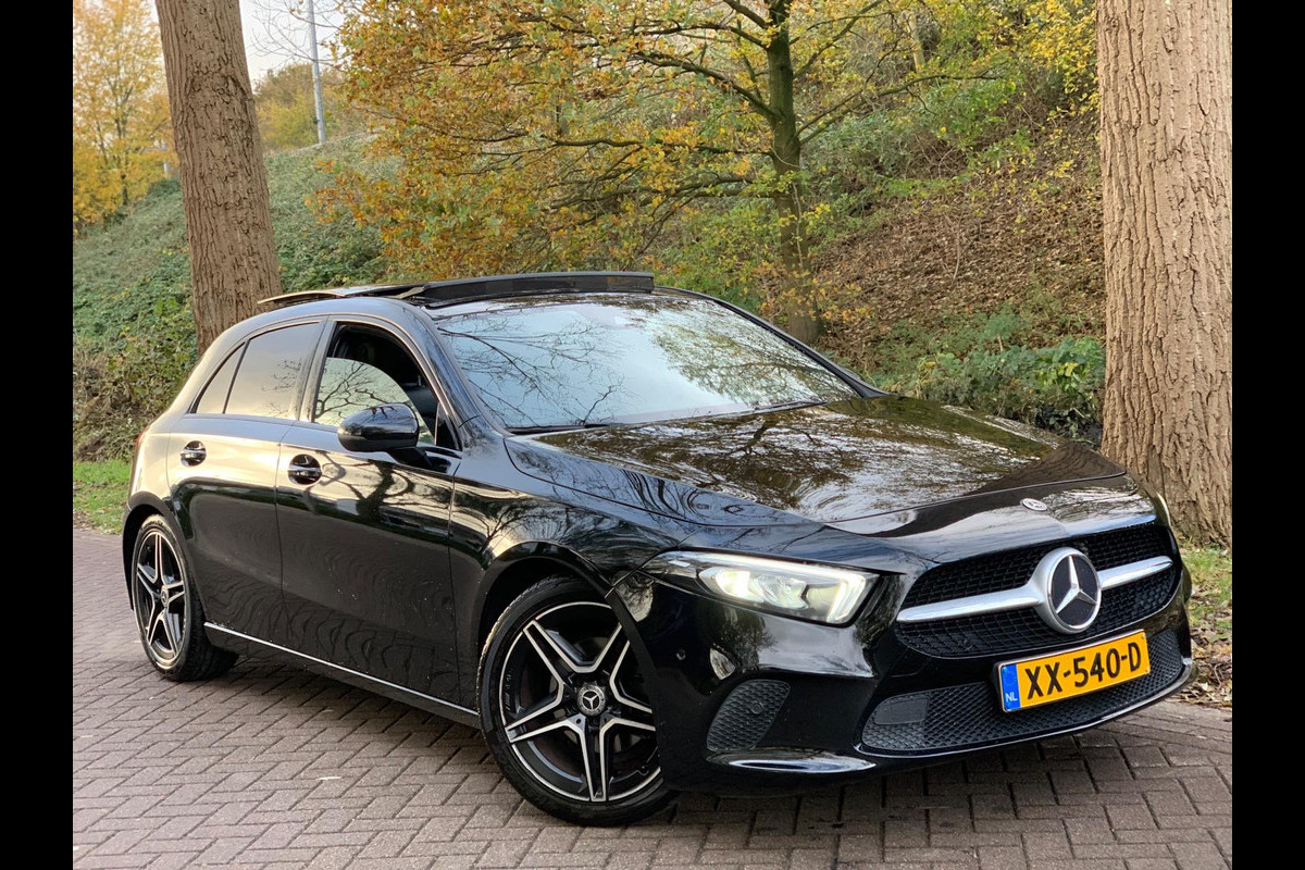 Mercedes-Benz A-Klasse 180 Advantage A180 AMG PANO WIDE LUXE UITVOERING! Mercedes-Benz A-Klasse 180 Advantage A180 AMG PANO WIDE LUXE UITVOERING!