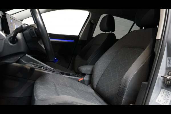 Volkswagen Golf 1.0 eTSI AUTOMAAT-ACC-AMBIANCE-CLIMA-LED-NAVIGATIE-NAP-PDC