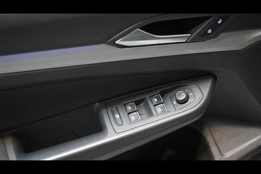 Volkswagen Golf 1.0 eTSI AUTOMAAT-ACC-AMBIANCE-CLIMA-LED-NAVIGATIE-NAP-PDC