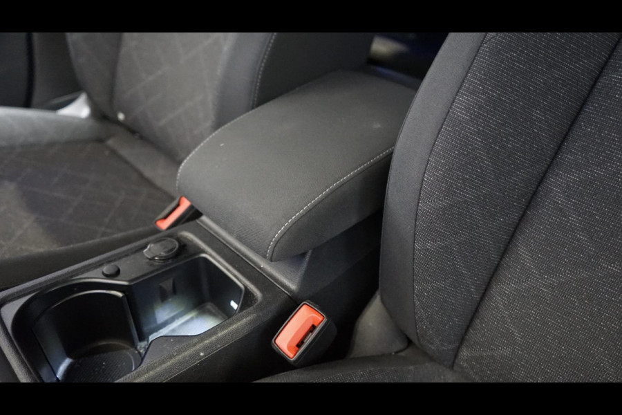 Volkswagen Golf 1.0 eTSI AUTOMAAT-ACC-AMBIANCE-CLIMA-LED-NAVIGATIE-NAP-PDC