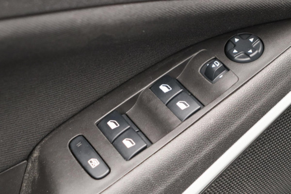Opel Crossland X 1.2 Turbo Innovation Stoel&Stuur Verwarming Navigatie Trekhaak