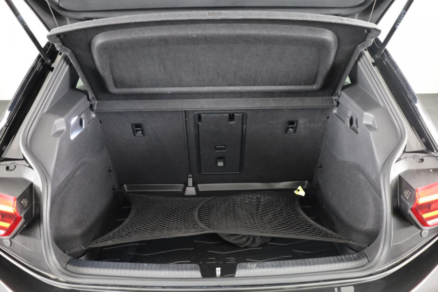 Volkswagen ID.3 Pro Edition 58 kWh 204 pk | Navigatie | Parkeersensoren (Park assist) | Achteruitrijcamera | Stoelverwarming |