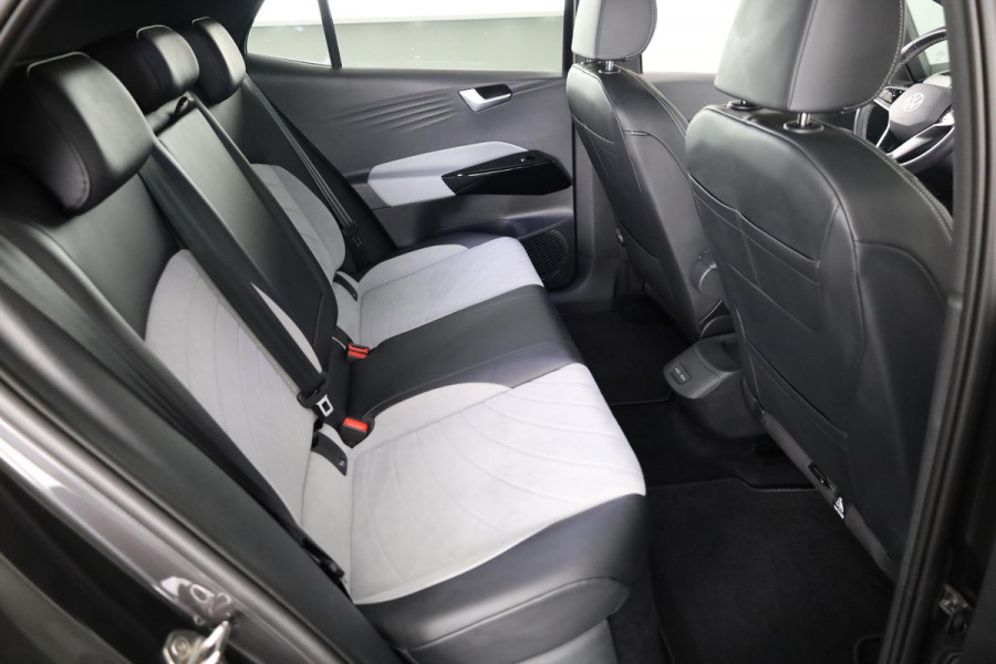 Volkswagen ID.3 Pro Edition 58 kWh 204 pk | Navigatie | Parkeersensoren (Park assist) | Achteruitrijcamera | Stoelverwarming |