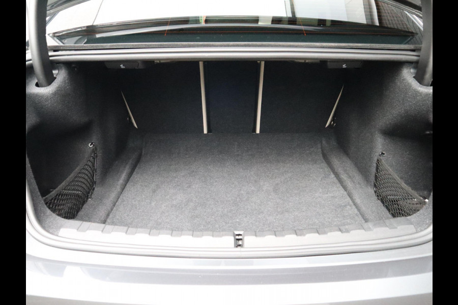 BMW 3-serie 320i High Exe. M-Sport | HUD | Leder | Sfeerverlichting |
