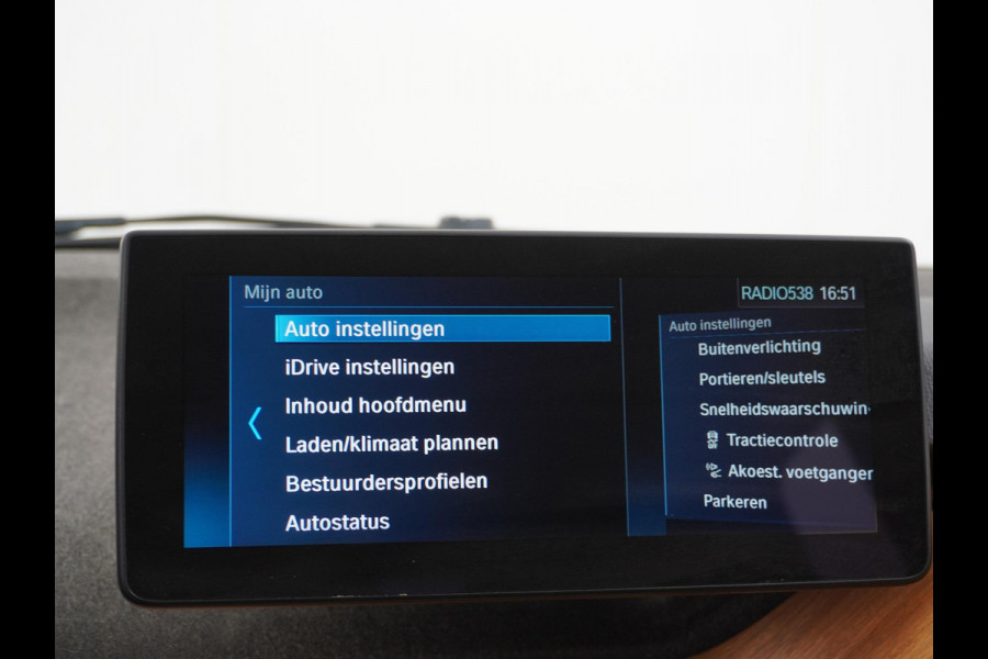 BMW i3 Basis iPerformance 94Ah 33 kWh PANO | CAMERA | RIJKLAARPRIJS INCL. 12 MND. BOVAGGARANTIE