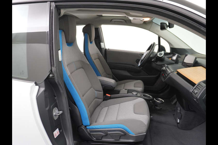 BMW i3 Basis iPerformance 94Ah 33 kWh PANO | CAMERA | RIJKLAARPRIJS INCL. 12 MND. BOVAGGARANTIE