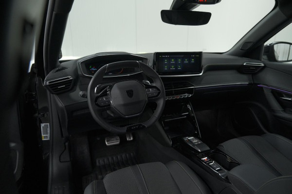 Peugeot 2008 PureTech 130 EAT8 GT | Camera | Apple Carplay | Parkeersensoren