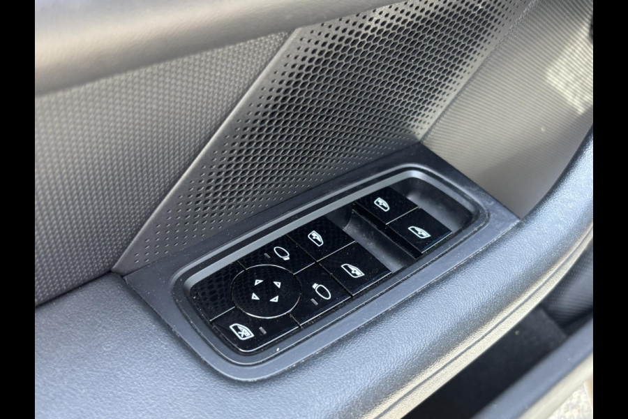 Porsche Taycan Performance 84 kWh ORIG. NL. NAP KM. | MEMORY SEAT | SPORT CHRONO