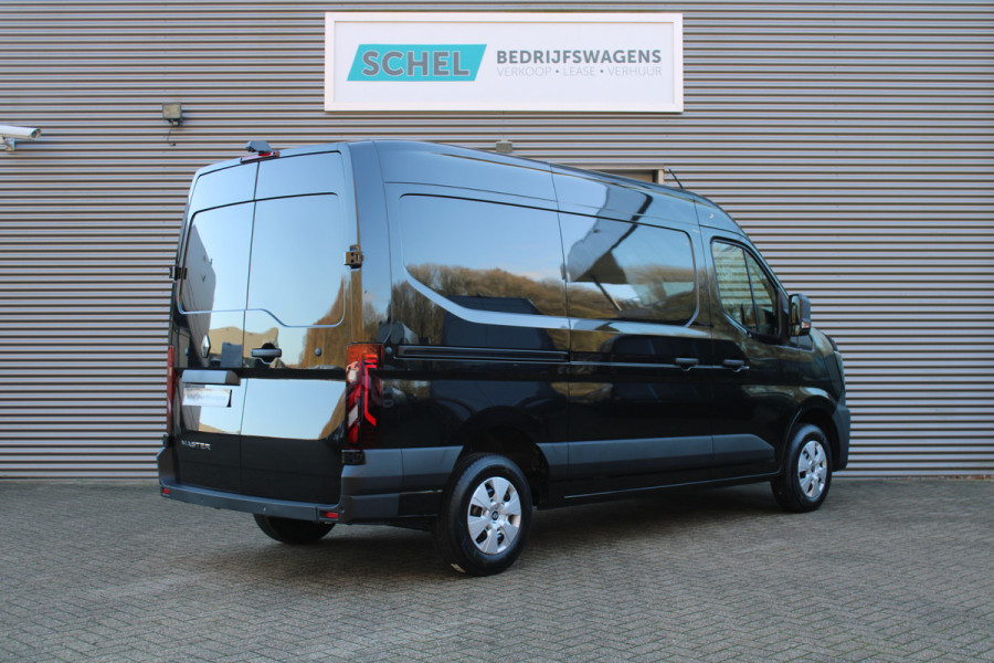 Renault Master T35 2.0 dCi 170pk L2H2 Extra - Navigatie - Camera - 270 gr deuren - Parkeersensoren - Draadloos laden - Rijklaar